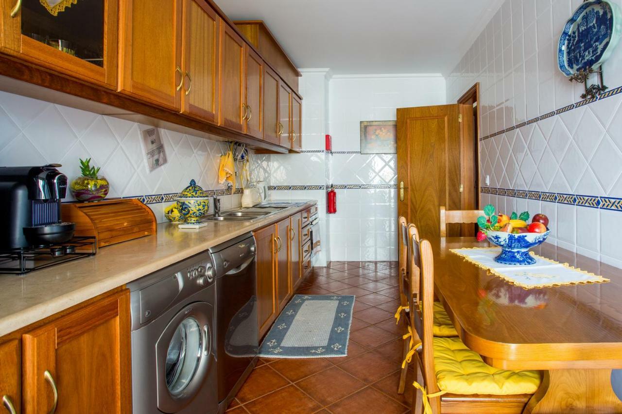 Elegant Sea View Apartment Nazaré Buitenkant foto